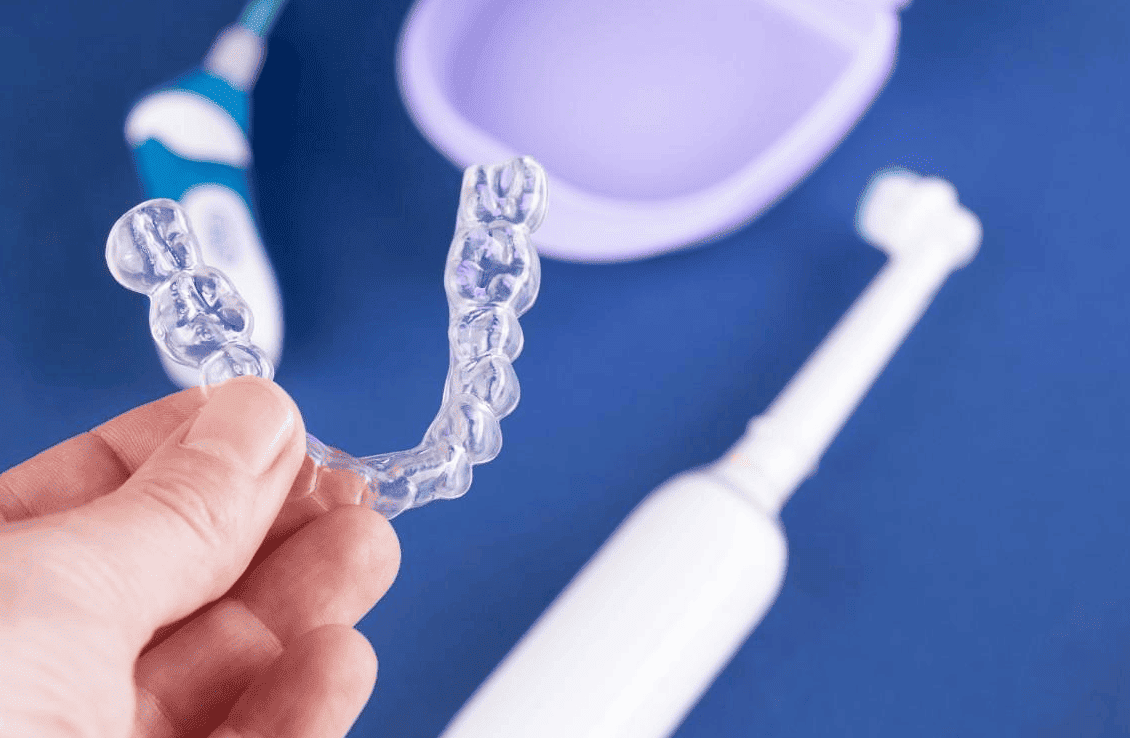 Ultrasonic Cleaning vs Traditional Cleaning: What’s Best for Your Aligners